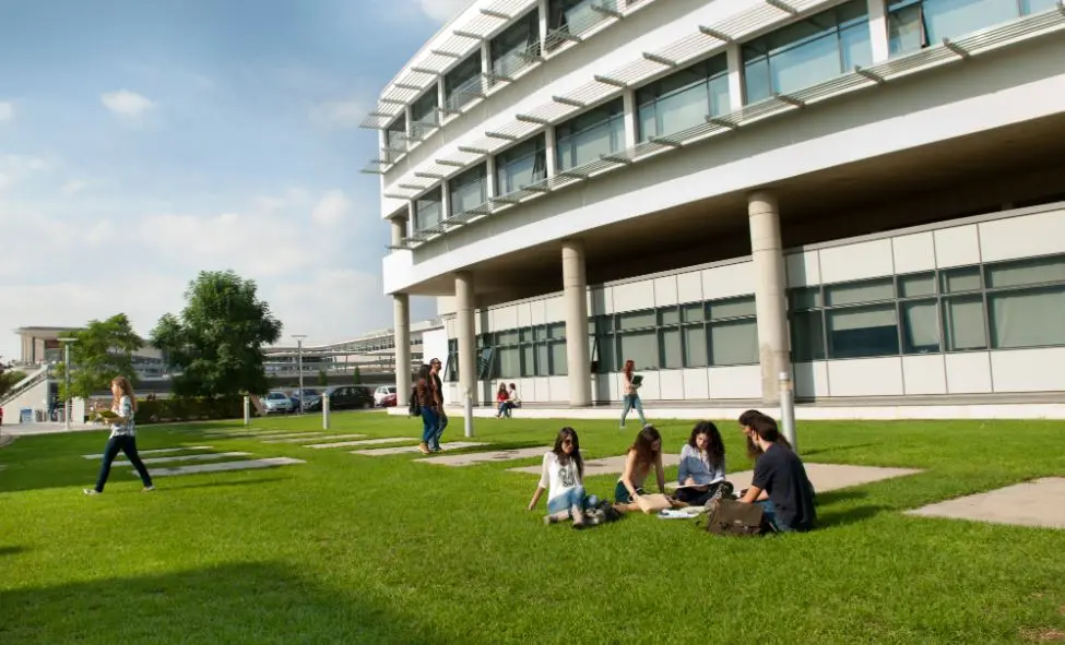 Με προσωπικό ασφαλείας και δουλειά από το σπίτι το Πανεπιστήμιο Κύπρου