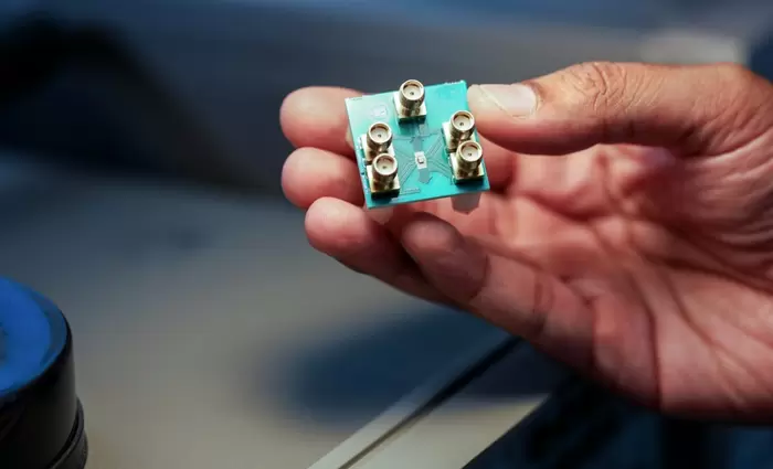 Το πρώτο τσιπ μικροκυμάτων υπόσχεται επανάσταση στη βιομηχανία υπολογιστών