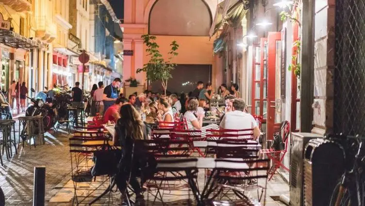 Χώρους διασκέδασης για εμβολιασμένους, ανακοίνωσε η ελληνική κυβέρνηση