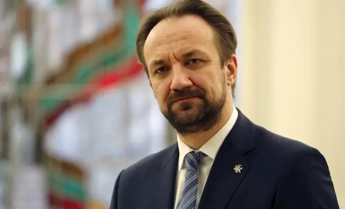 Σίμκους (ΕΚΤ): Να είμαστε έτοιμοι για νέα σοκ από τη στρατιωτική απειλή της Ρωσίας