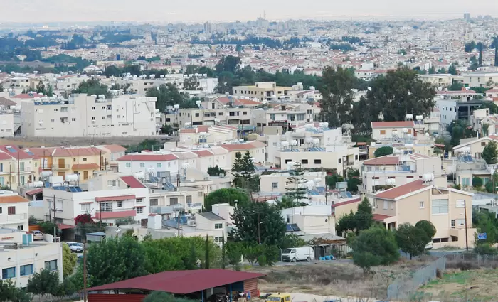 Στη Βουλή οι εκτιμήσεις ακινήτων μικρομεσαίων επιχειρήσεων