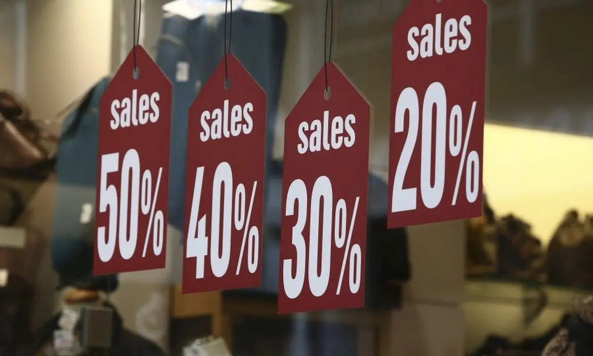 Αναρχία και αθέμιτες πρακτικές στις εκπτώσεις διαπιστώνει η ΠΟΒΕΚ