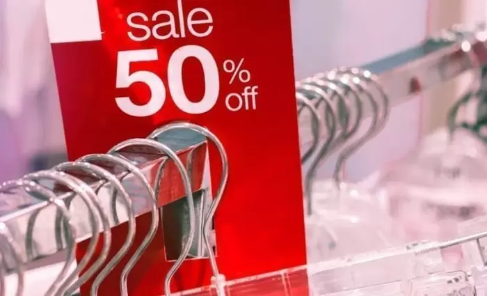 Μήνας εκπτώσεων: Η σύσταση στους λιανέμπορους και οι συμβουλές στους καταναλωτές