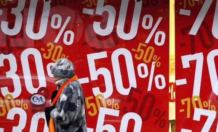 Ξεκινούν σήμερα οι φθινοπωρινές εκπτώσεις	 στην Ελλάδα