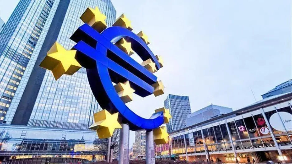 Έτοιμη για να λάβει μέτρα για τον πληθωρισμό η ΕΚΤ