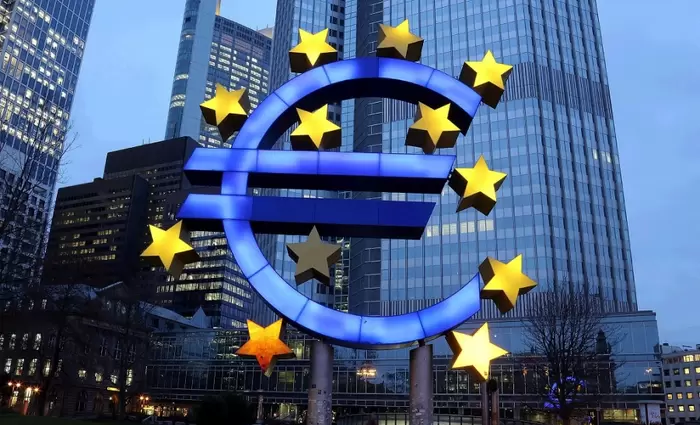ΕΚΤ: Υποβάθμισε τον ρυθμό ανάπτυξης για 2018 και 2019