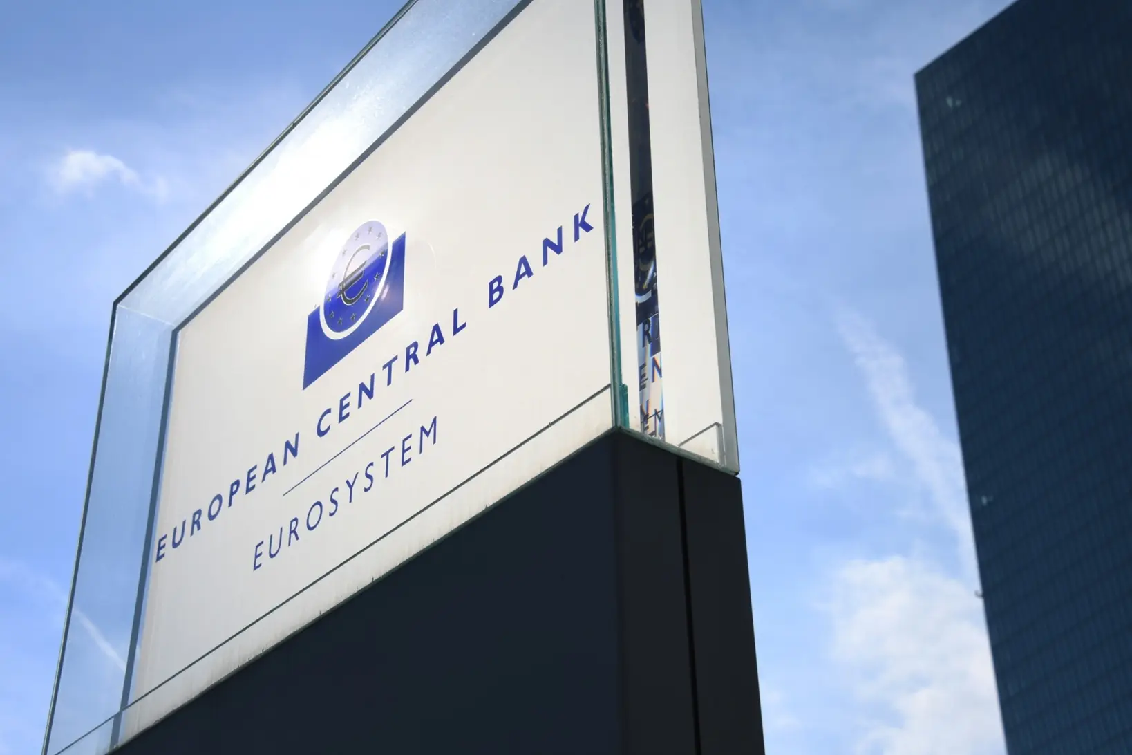 FT: Μπλόκο από την ΕΚΤ στο ευρωπαϊκό σχέδιο για δάνειο €140 δισ. στην Ουκρανία