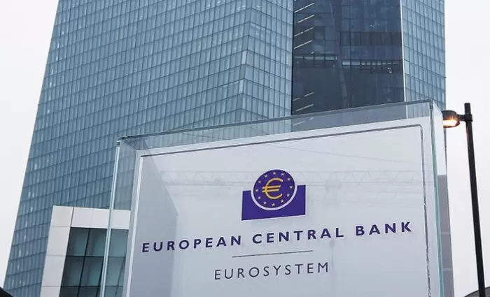 Επιτόκια: Αντίστροφη μέτρηση για μειώσεις από ΕΚΤ και FED
