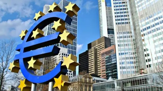 ΕΚΤ: Τελική μείωση επιτοκίων τον Δεκέμβριο - Αγορές και αναλυτές διχάζονται για τα επόμενα βήματα