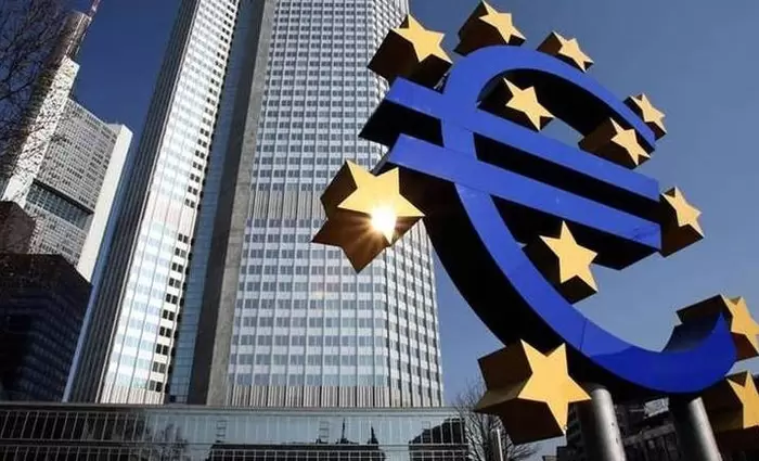 Στην Κύπρο την Τετάρτη το μέλος της Εκτελεστικής Επιτροπής της ΕΚΤ Philip Lane