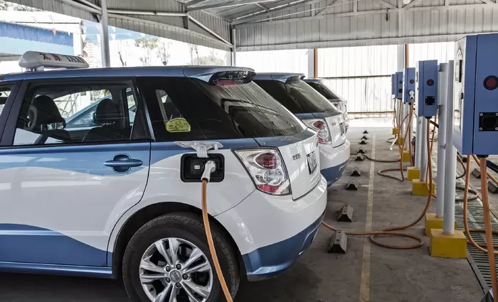 Ρεκόρ παραγωγής 20 εκατ. οχημάτων νέας ενεργειακής τεχνολογίας