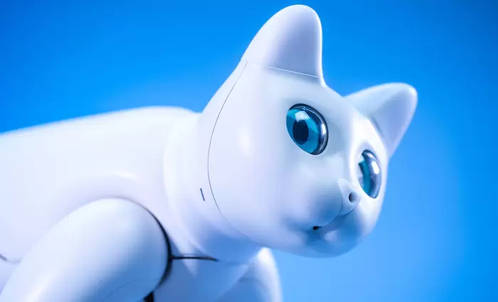 Αυτή είναι η πρώτη γάτα-ρομπότ με πραγματική συμπεριφορά (vid)