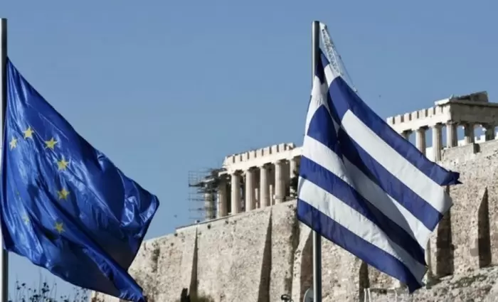 Bloomberg: Πρόωρη αποπληρωμή δανείων €8 δισ. σχεδιάζει η Ελλάδα
