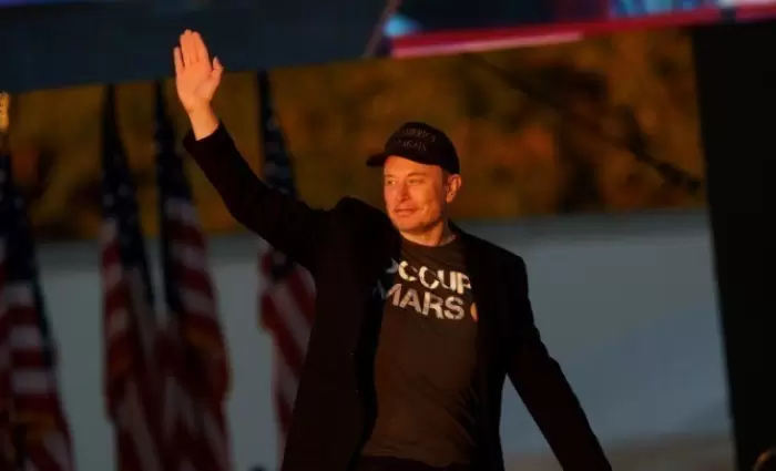 Σάλος με το chatbot του Μασκ - Αναρτήσεις του Grok αποθεώνουν τον Χίτλερ