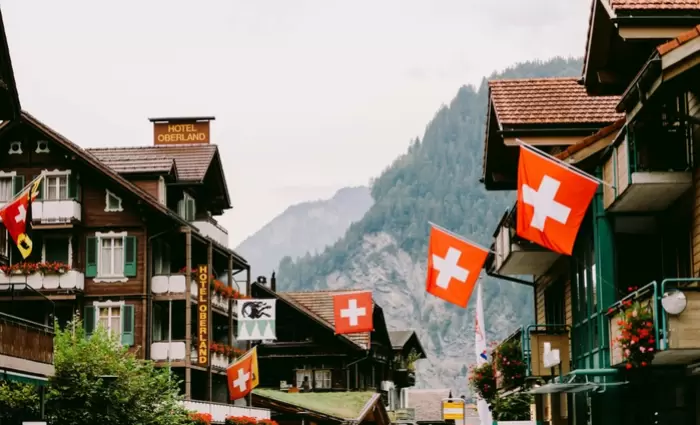 Ελβετία: Στο 1,1% ανεβαίνει η εκτίμηση για την ανάπτυξη της οικονομίας το 2026