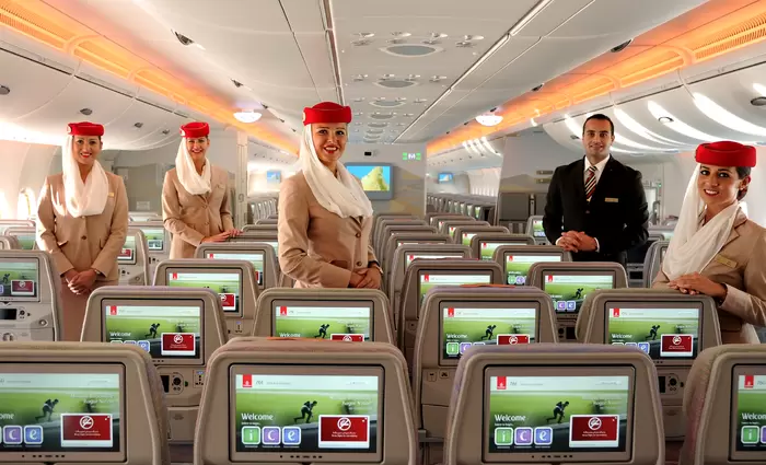 Θέλεις να γίνεις αεροσυνοδός; Η Emirates διοργανώνει ημέρα πρόσληψης