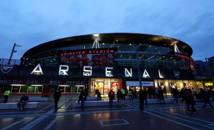 Η Άρσεναλ απαγορεύει τις πληρωμές με μετρητά