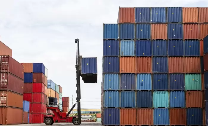 Αυξήθηκε το εμπορικό έλλειμμα το πρώτο τετράμηνο