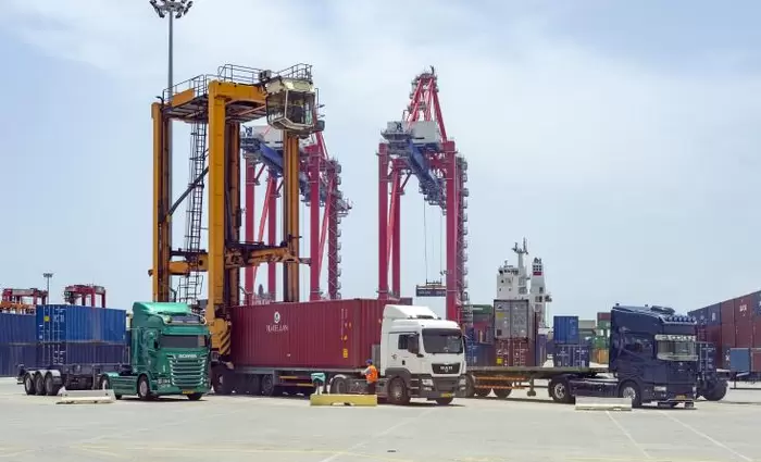 Άνοδος στο έλλειμμα του εμπορικού ισοζυγίου το πρώτο 5μηνο 