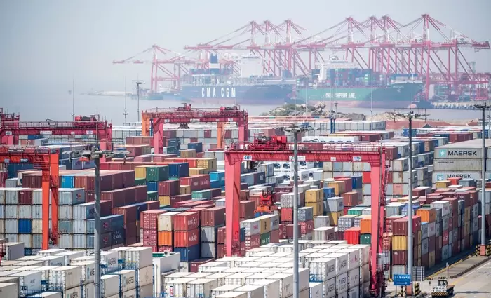 Εμπορικό Έλλειμμα:  €429 εκατομμύρια τον Φεβρουάριο και  €729 εκατομμύρια τον Μάρτιο