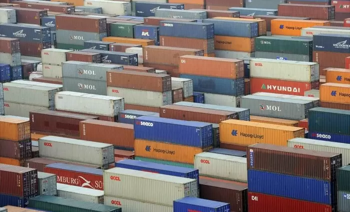 Μειώθηκε κατά €1,18 δισ. το έλλειμμα εμπορικού ισοζυγίου το 10μηνο