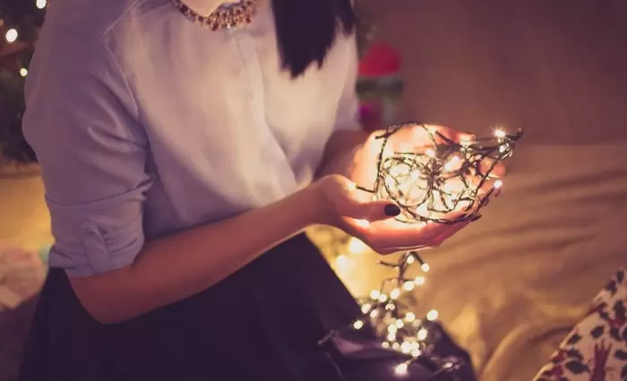 Ποιος ανακάλυψε τα χριστουγεννιάτικα φωτάκια πριν 141 χρόνια! (ΒΙΝΤΕΟ)