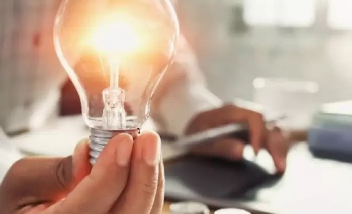 Δέκα τρόποι για να εξοικονομείτε ενέργεια από κινητά και υπολογιστές