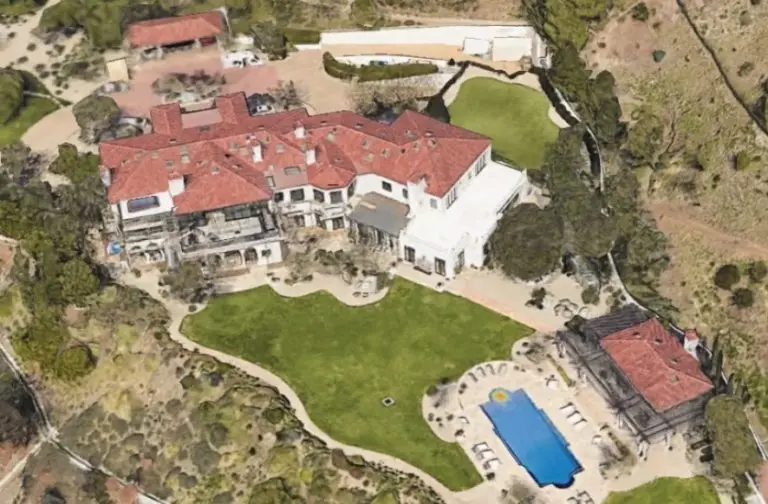 Ποιος σούπερ σταρ «ξεφορτώνεται» έπαυλη στο Beverly Hills για μόλις... 88 εκατ. δολάρια