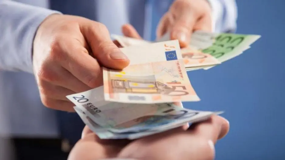 Πότε εξετάζονται επιδόματα, βοηθήματα και συντάξεις από τις Κοινωνικές Ασφαλίσεις