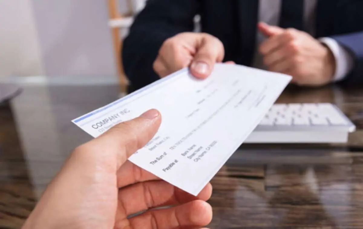 Προσωπικές επιταγές τέλος προς το κράτος – Δεν θα γίνονται δεκτές από 1η Ιανουαρίου 2026