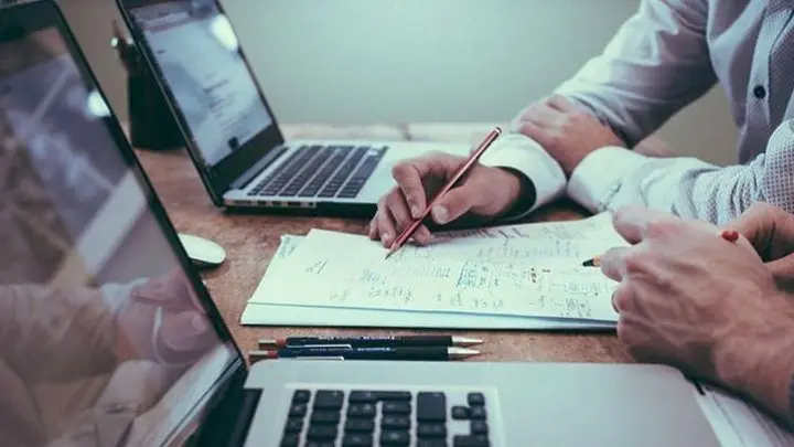 Πού σκοντάφτει η επιστροφή στο γραφείο;