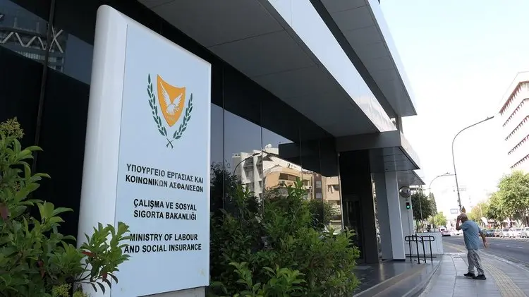 Κρίσιμη συνάντηση για ΑΤΑ – Στο ΥΠΕΡΓ σήμερα συντεχνίες και εργοδοτικές οργανώσεις