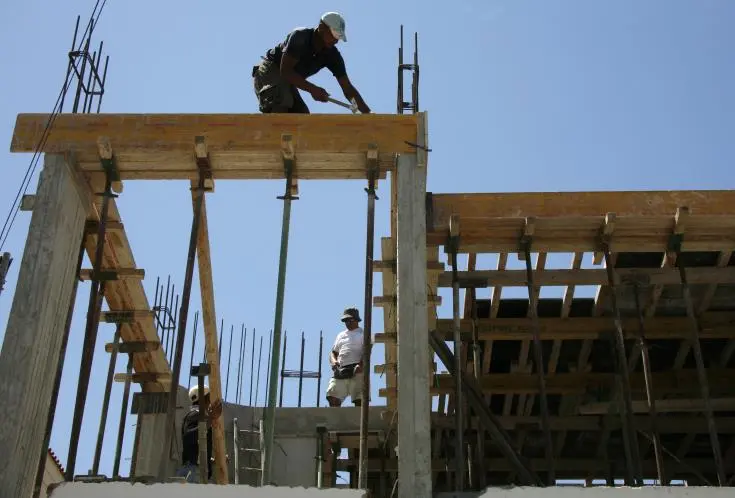 Συνολικά 55 αδήλωτοι εργάτες σε 439 ελέγχους