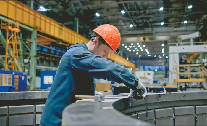 Στην αναμονή η βιομηχανία για το πακέτο στήριξης του βιομηχανικού ρεύματος