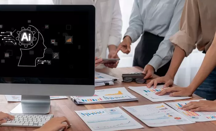 Άλμα στη χρήση AI, αλλά με «βουτιά» της εμπιστοσύνης των εργαζομένων