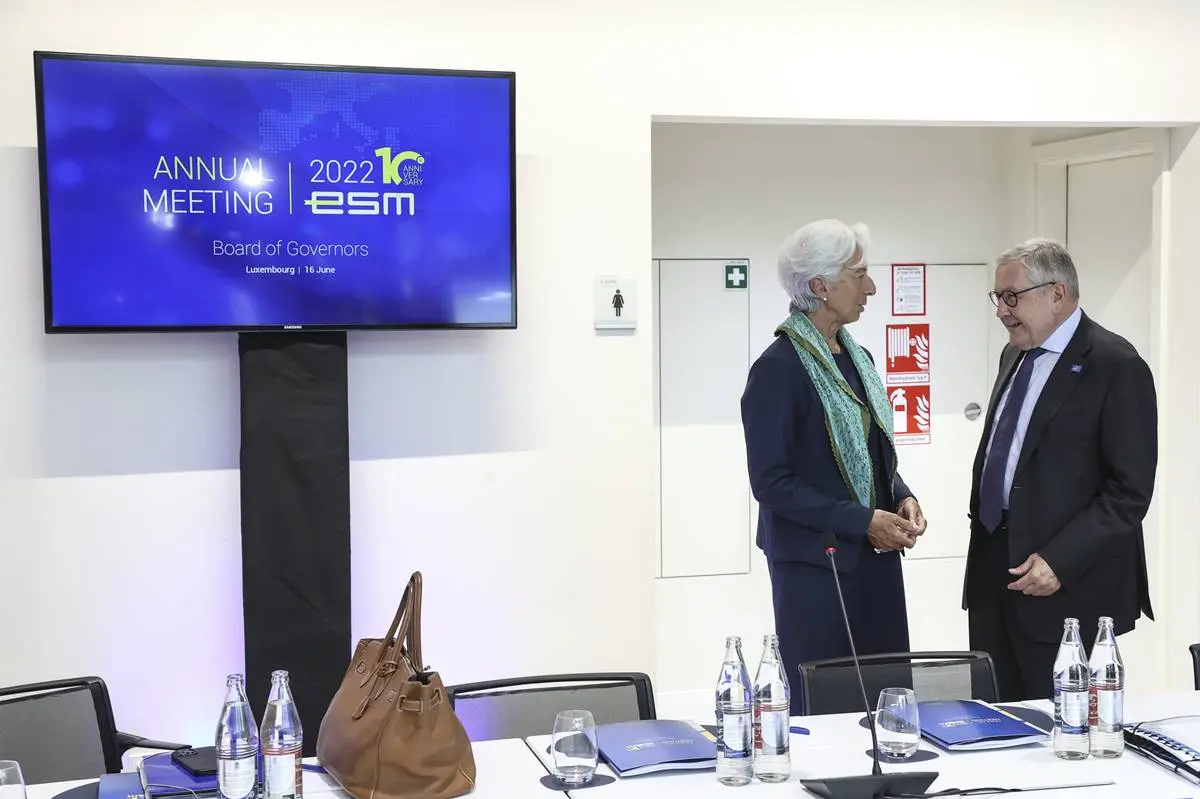 Ψάχνουν υποψήφιους για τον ESM