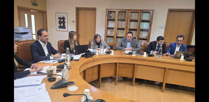 Τα βρίσκουν Βουλή και ΥΠΕΣ για αλλαγές στην απόκτηση ακινήτων από αλλοδαπούς