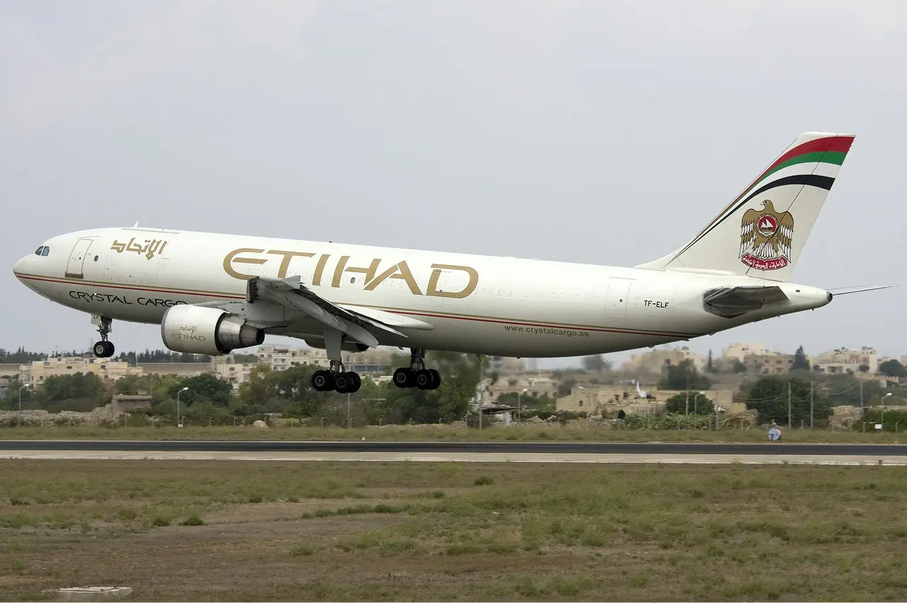 Μειώνει δραστικά τις πτήσεις από τον Μάιο η Etihad Airways