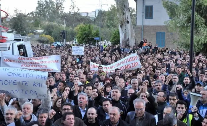 Έτοιμη να παγώσει το τραπεζικό σύστημα η ΕΤΥΚ