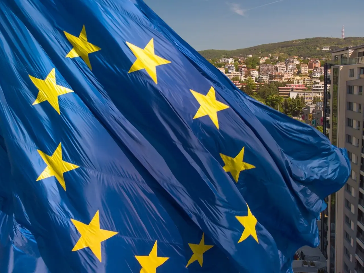 ΕΕ: Συμφώνησε το 16ο πακέτο κυρώσεων κατά της Ρωσίας για αλουμίνιο και σκιώδη στόλο