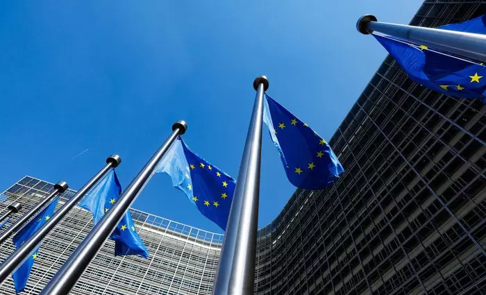 Politico: Η Κομισιόν δεν θα δώσει παράταση στο Ταμείο Ανάκαμψης