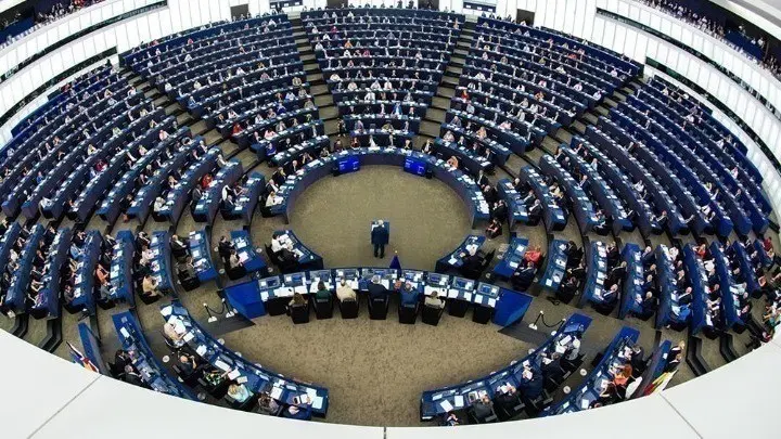 Το Ευρωπαϊκό Κοινοβούλιο ενέκρινε τη νέα Ευρωπαϊκή Επιτροπή