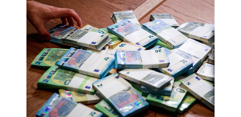 Πώς η πολιτική Τραμπ κόβει τα δάνεια στην Ευρώπη