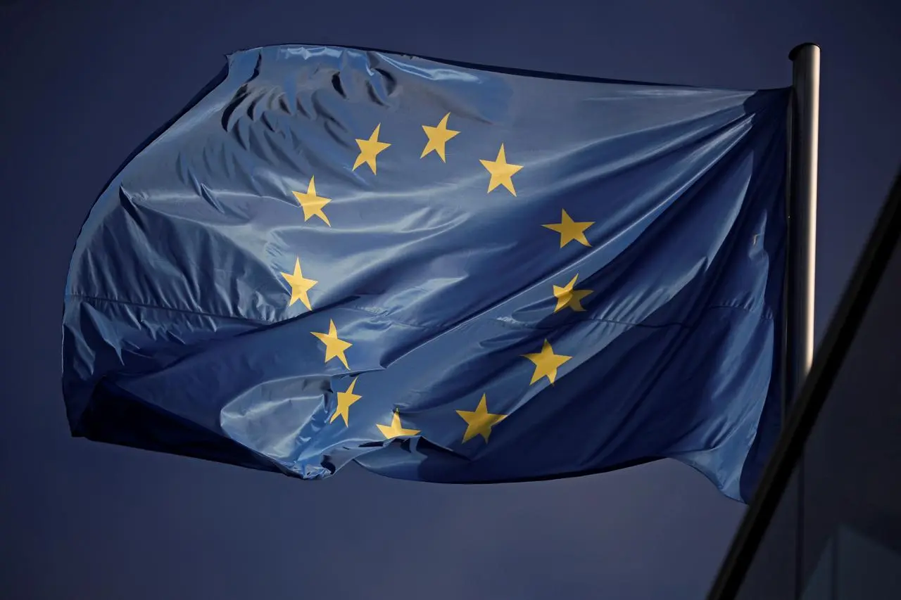 FT: Οι αυταρχικοί ηγέτες κάνουν μαθήματα στην Ευρώπη