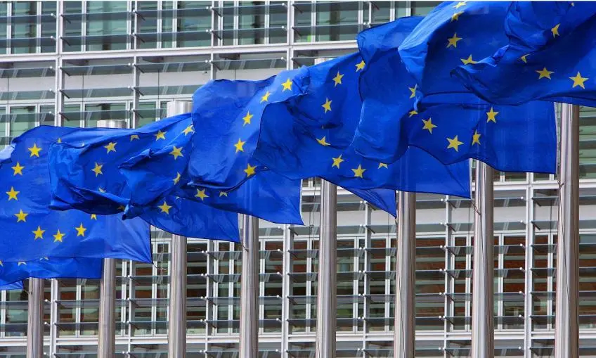 Μέτρα για τη στήριξη της ανάκαμψης των κεφαλαιαγορών από την Κομισιόν