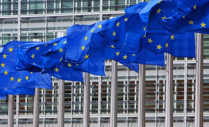 Πώς μπορεί να μεγαλώσει η ΕΕ -  Είναι οικονομικός γίγαντας, αλλά πολιτικός νάνος;
