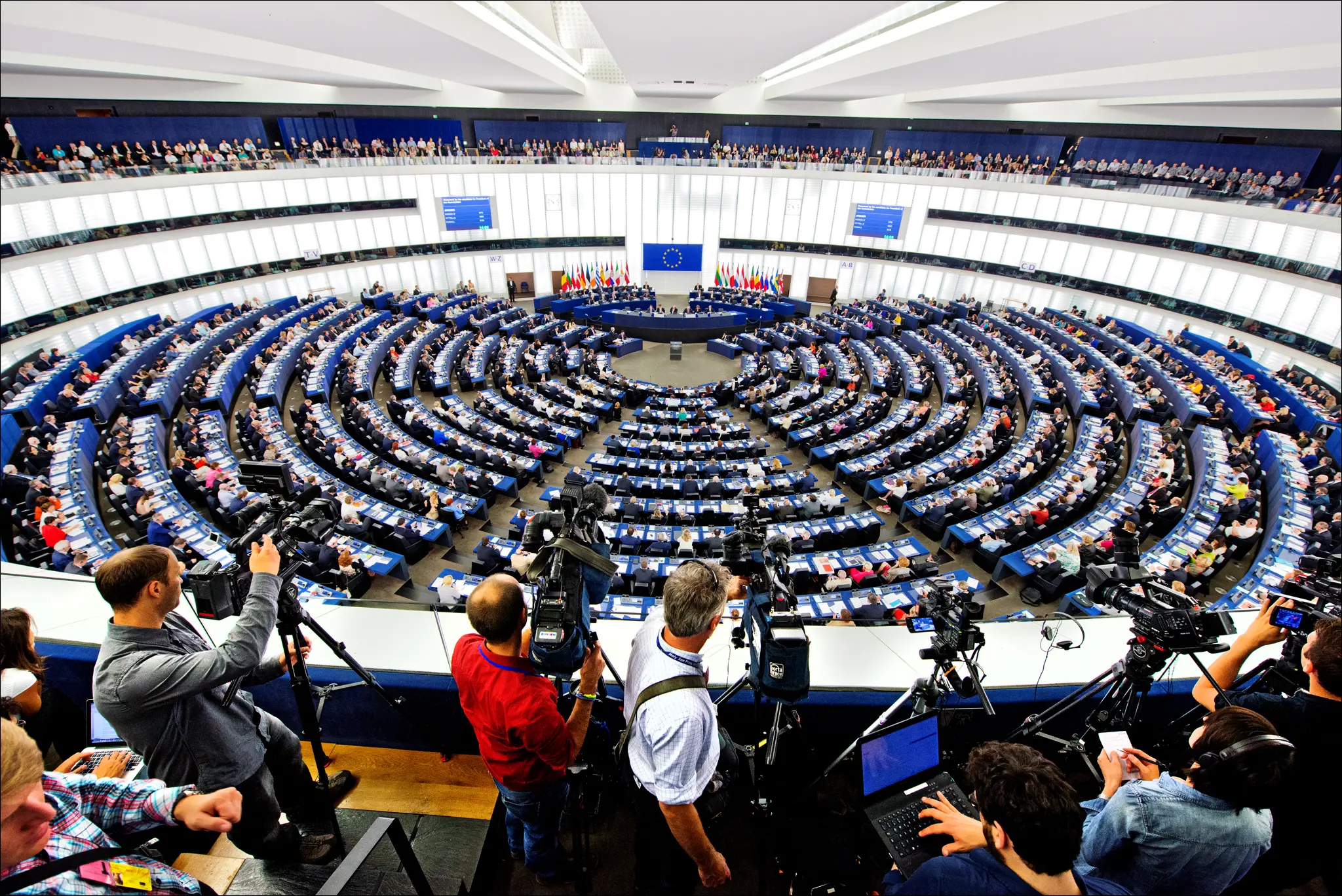 Βουνό τα θέματα για την Ευρωβουλή το 2021