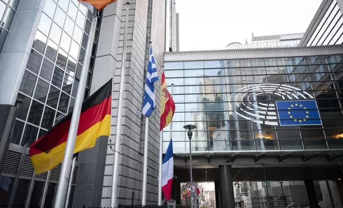 Οι εμπορικές ιδιοτροπίες Τραμπ ενισχύουν τα γεράκια της ΕΕ