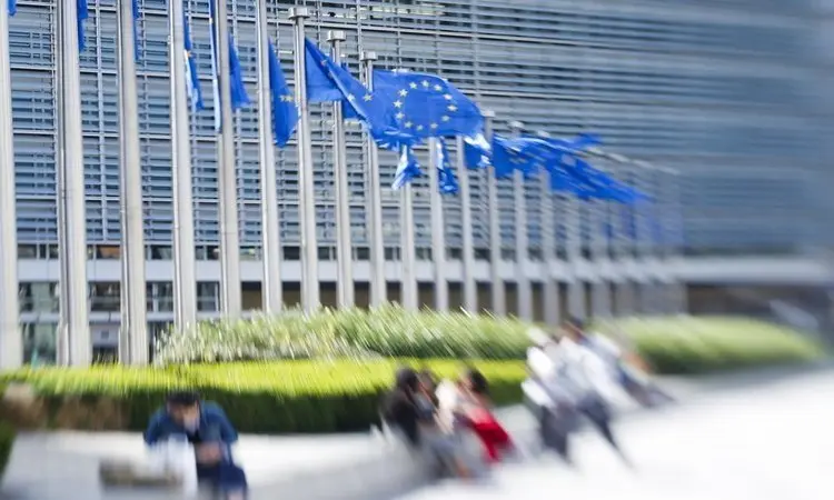 Το 5% των Γερμανών βάζει «κορσέ» στην ΕΕ