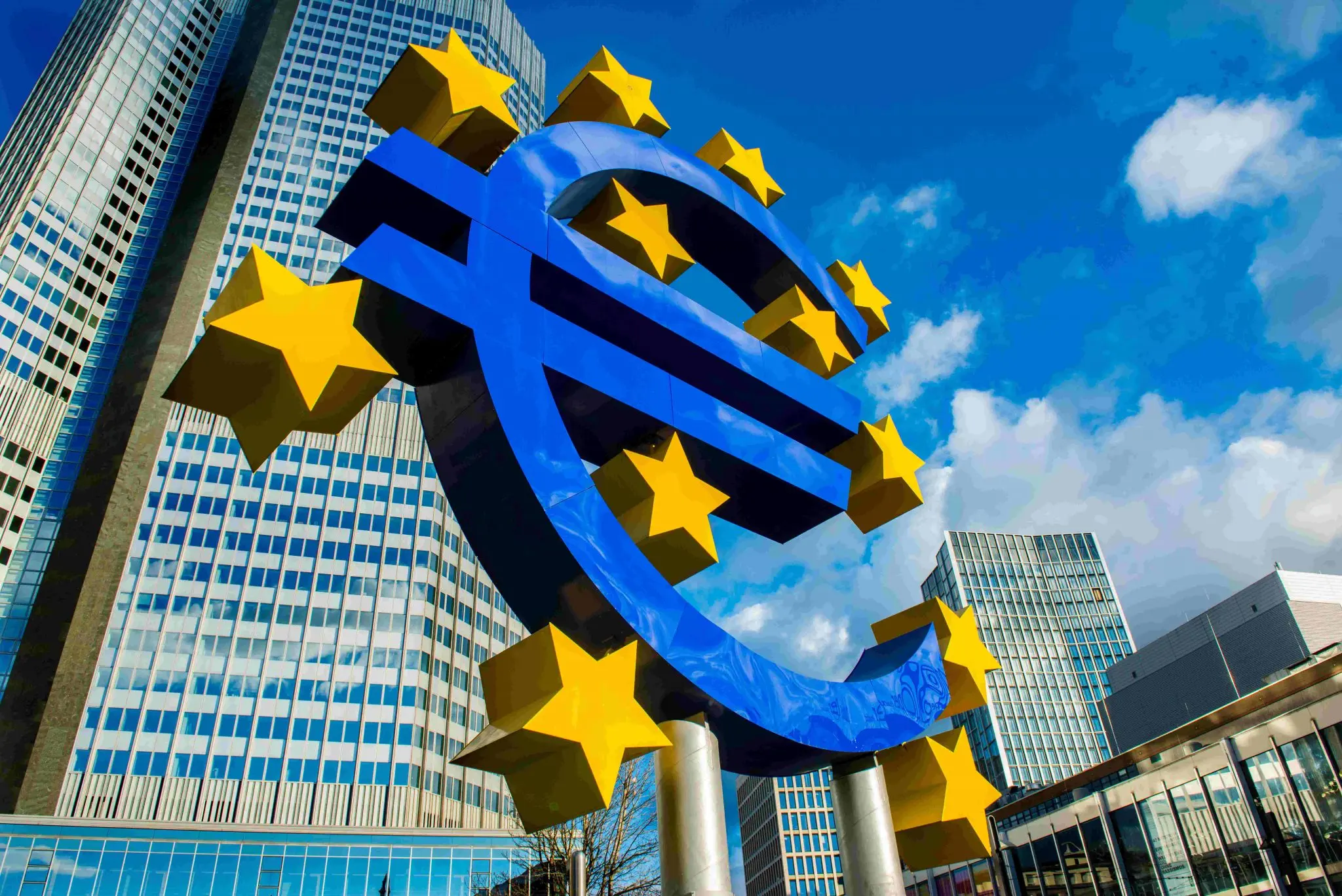 Ευρωζώνη: Σήμα ανησυχίας από Κεντρικούς Τραπεζίτες – Ποιους κινδύνους βλέπουν